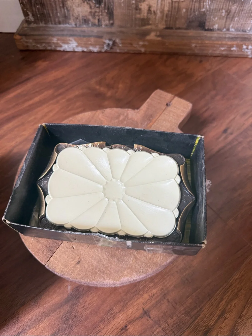 Vintage NIB Carriage House Collection Toilet Paper, Soap Dish, Light Switch